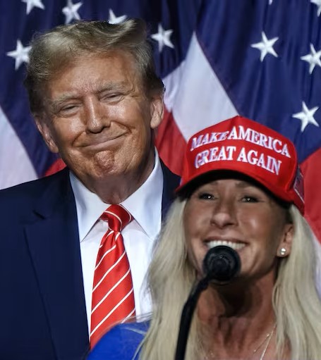 EEUU – INTERNAS – M.A.G.A.: Las bases trumpistas se rajan y parten en dos